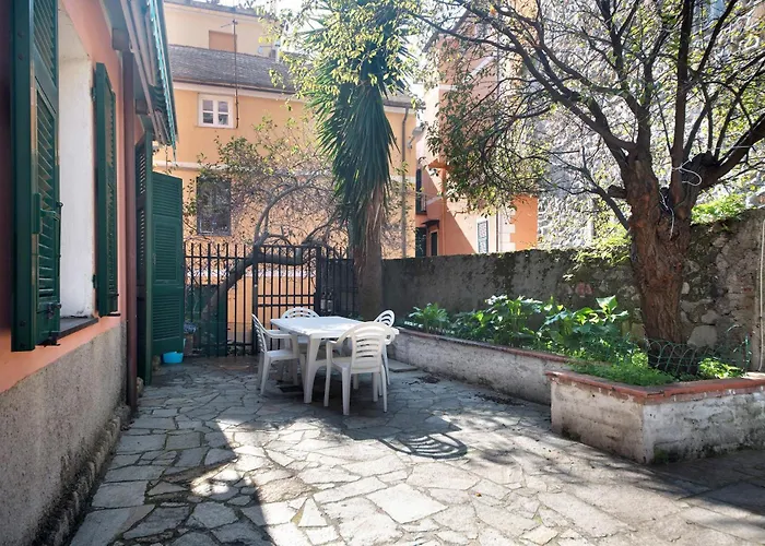 Via Daneri 2 Con Giardino *