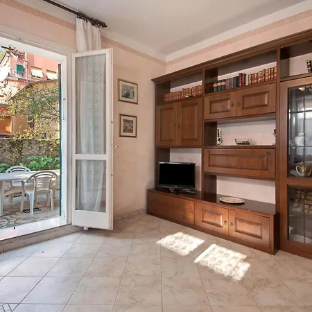 Via Daneri 2 Con Giardino *